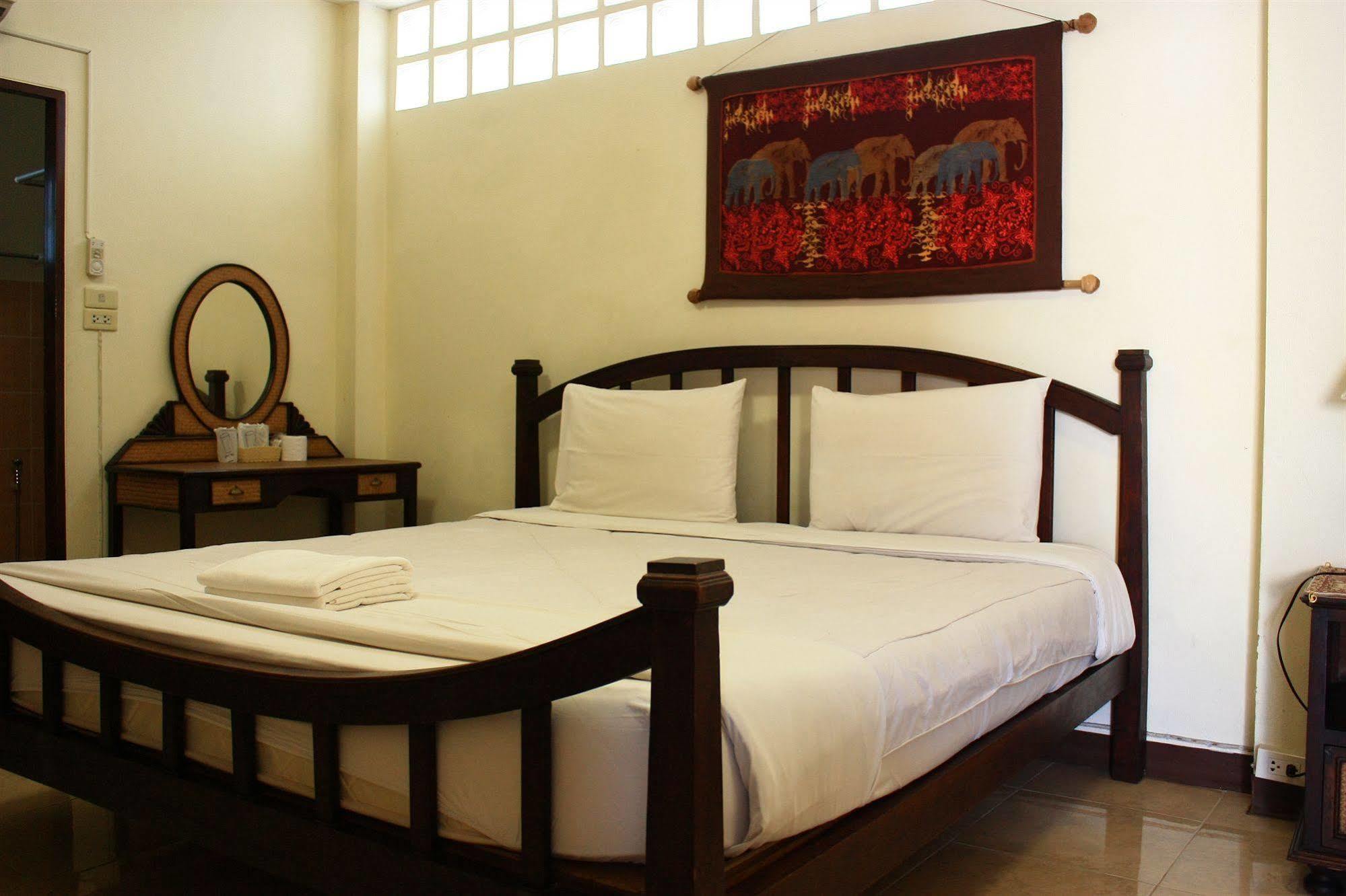 Tri Gong Hotel - SHA Extra Plus Chiang Mai Esterno foto